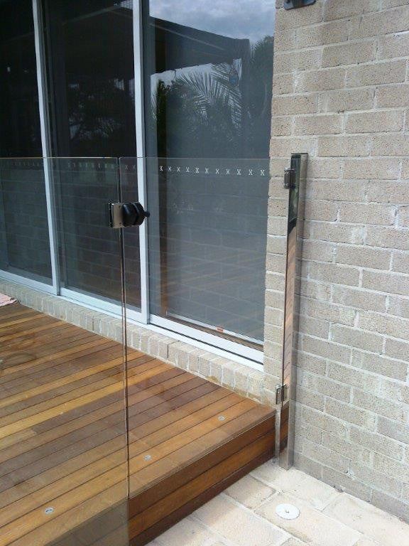 Glass Pool Gate 8mm  - MASTER RANGE (SIDE PULL LATCH) GATE - 834mm x 1200mm